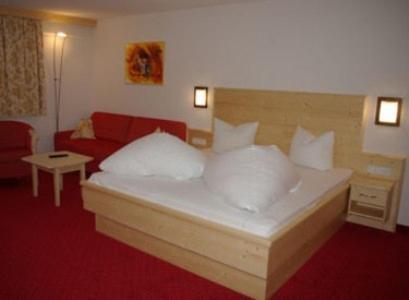 נאודרס Alpenhof Pension-Garni מראה חיצוני תמונה