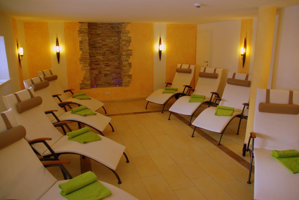 נאודרס Alpenhof Pension-Garni מראה חיצוני תמונה