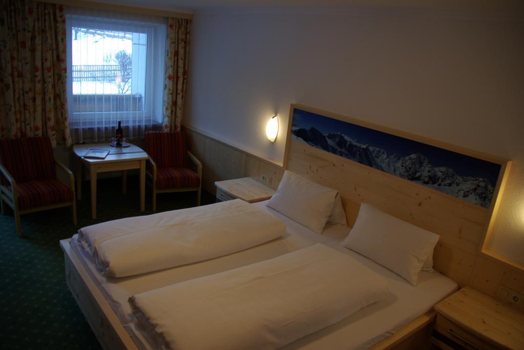 נאודרס Alpenhof Pension-Garni מראה חיצוני תמונה