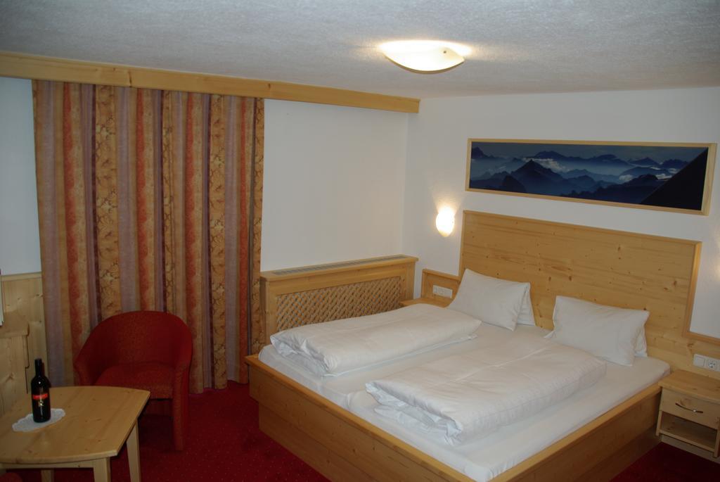 נאודרס Alpenhof Pension-Garni מראה חיצוני תמונה